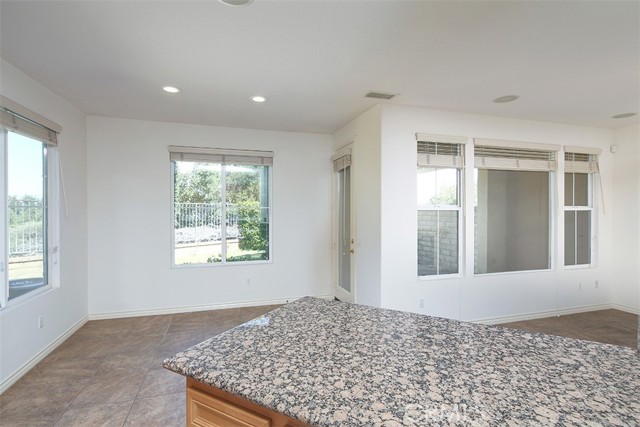 Detail Gallery Image 11 of 31 For 26760 via La Paz, Valencia,  CA 91381 - 3 Beds | 2/1 Baths