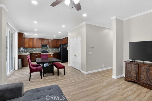 Detail Gallery Image 16 of 47 For 7358 Meade Ct, Fontana,  CA 92336 - 4 Beds | 2/1 Baths