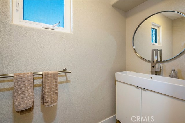 Detail Gallery Image 11 of 27 For 20163 Gold Flat Ct, Hidden Valley Lake,  CA 95467 - 2 Beds | 2/1 Baths