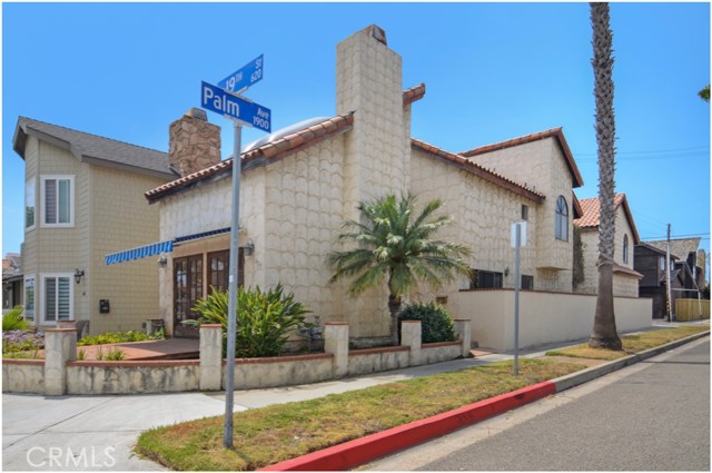 627 19th Street, Huntington Beach CA: https://media.crmls.org/medias/71f53db9-6111-4cc0-ba29-05b6a0390731.jpg