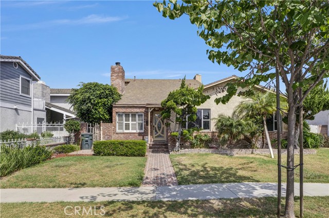 Detail Gallery Image 1 of 1 For 5672 Pepperwood Ave, Lakewood,  CA 90712 - 4 Beds | 3 Baths