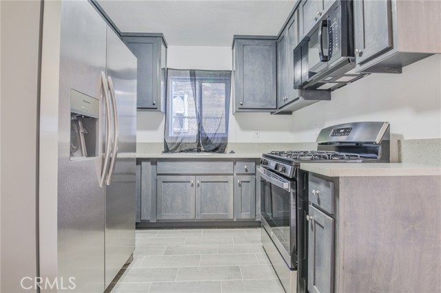 Detail Gallery Image 7 of 28 For 1962 E 114th St, Los Angeles,  CA 90059 - 2 Beds | 2 Baths