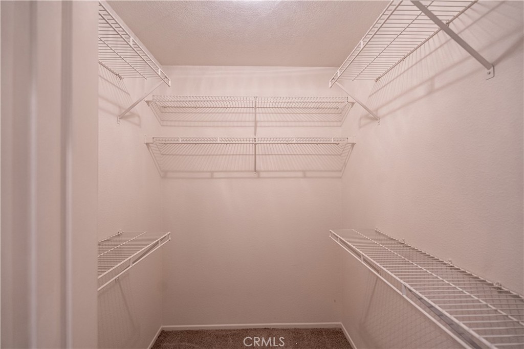 https://media.crmls.org/medias/71f793a0-a9e4-4e87-825b-370047a710ad.jpg?preset=X-Large
