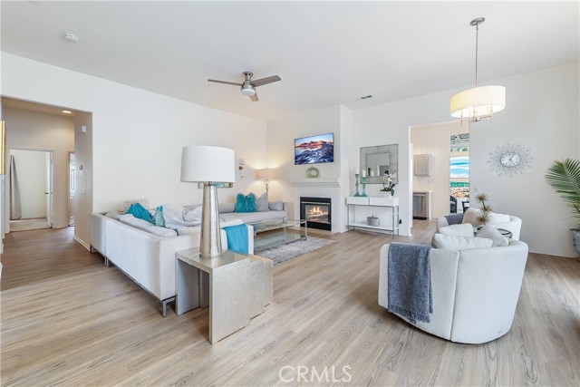 Detail Gallery Image 15 of 56 For 3955 Escala Cove, Oceanside,  CA 92058 - 4 Beds | 2 Baths