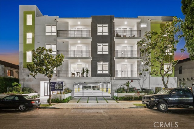 Detail Gallery Image 1 of 19 For 5820 La Mirada Ave #304,  Hollywood,  CA 90038 - 3 Beds | 2 Baths