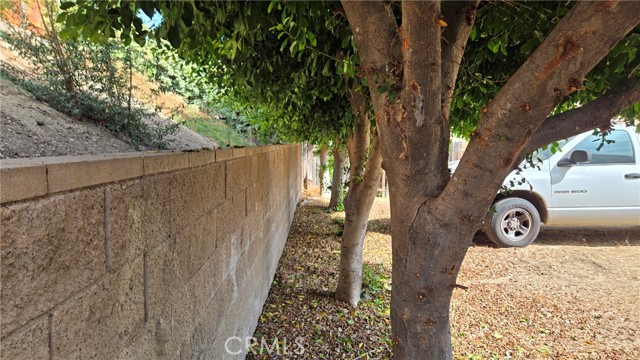 Detail Gallery Image 7 of 26 For 11852 N Birch Grove, Sylmar,  CA 91342 - 5 Beds | 3/1 Baths