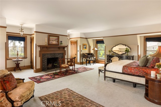 Detail Gallery Image 30 of 62 For 11 La Linda Dr, Long Beach,  CA 90807 - 8 Beds | 4/3 Baths