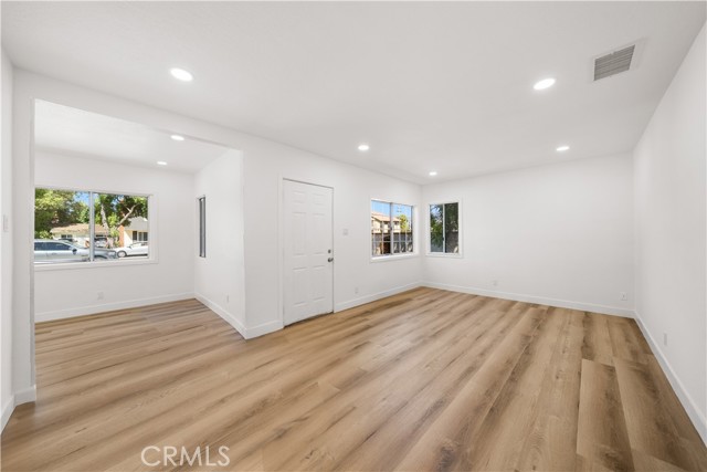 8139 N Maple Avenue, Rialto CA: https://media.crmls.org/medias/71fa1df1-a25a-4bea-9ed2-f3bb5a23c35e.jpg