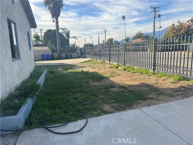 Detail Gallery Image 6 of 22 For 16539 Miller, Fontana,  CA 92336 - 5 Beds | 1 Baths