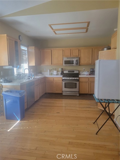1066 Regina Way, Corona, CA, 92882 1066 Regina Way, Corona, CA, 92882