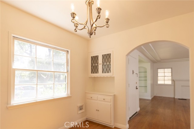 757 E Doran Street, Glendale CA: https://media.crmls.org/medias/71fb6fdc-7c62-4e0c-9fab-5759f33c6c7e.jpg