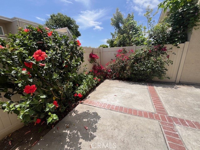 45 Golden Glen Street, Irvine CA: https://media.crmls.org/medias/71fb850f-0161-43e0-b720-8f8e76993c91.jpg