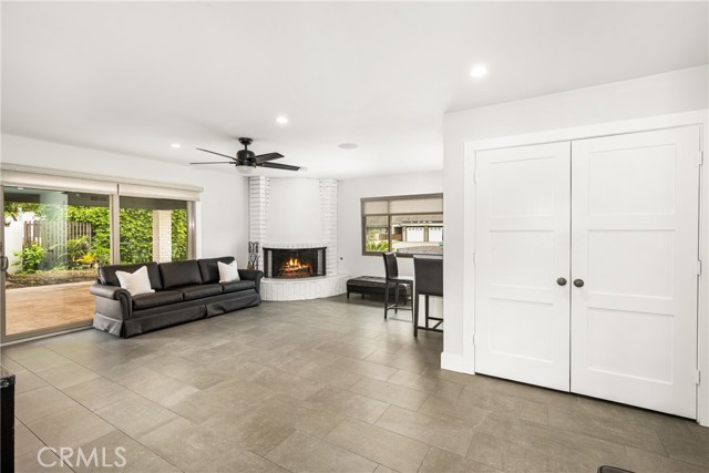 Detail Gallery Image 26 of 54 For 18961 Castlegate Ln, Santa Ana,  CA 92705 - 4 Beds | 3/1 Baths