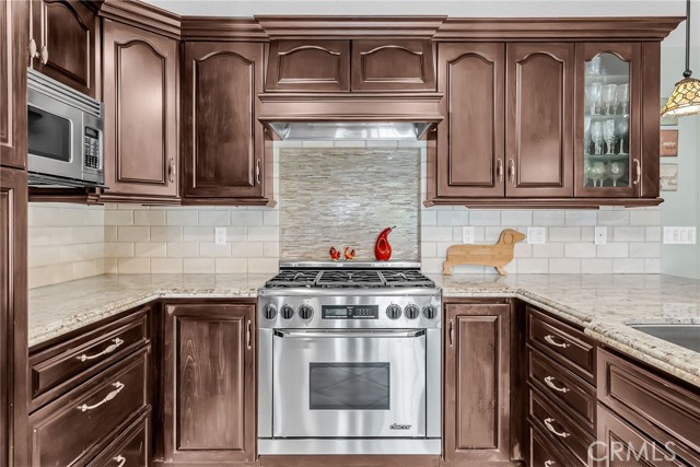 15725 Terraceview Court, Riverside CA: https://media.crmls.org/medias/71fbdd47-767b-4d6a-b2da-ff7cd05ec897.jpg