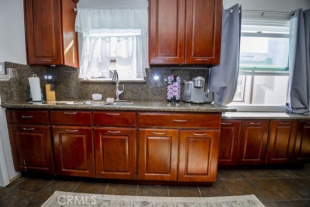 11642 Ruthelen photo 13