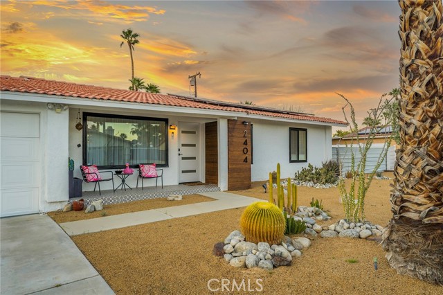 Detail Gallery Image 4 of 32 For 2404 E Bellamy Rd, Palm Springs,  CA 92262 - 4 Beds | 2 Baths
