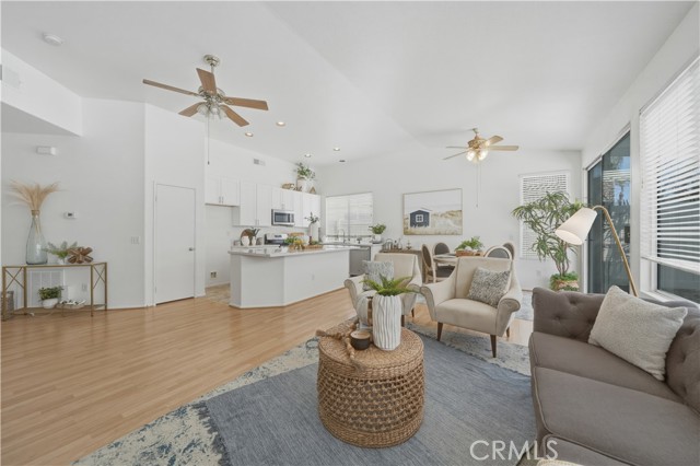 Detail Gallery Image 11 of 28 For 31687 via San Carlos, Temecula,  CA 92592 - 3 Beds | 2 Baths