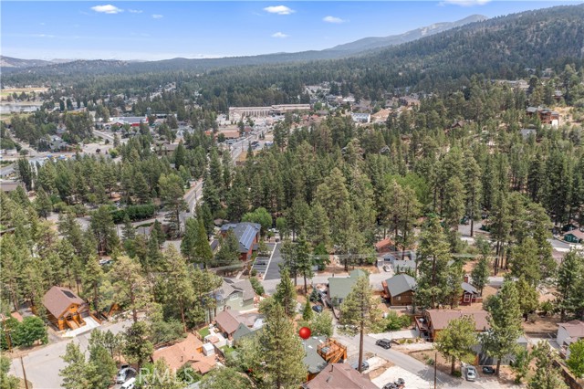 Detail Gallery Image 30 of 34 For 40356 Cliff Ln, Big Bear Lake,  CA 92315 - 2 Beds | 2 Baths