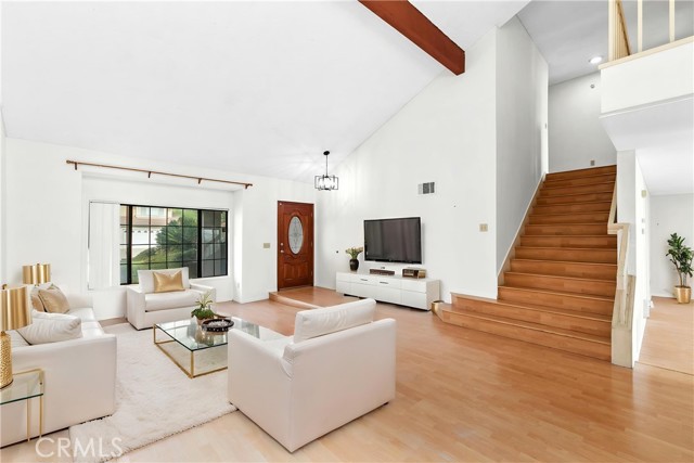 Detail Gallery Image 4 of 21 For 1126 Pebblewood, Diamond Bar,  CA 91765 - 4 Beds | 2/1 Baths