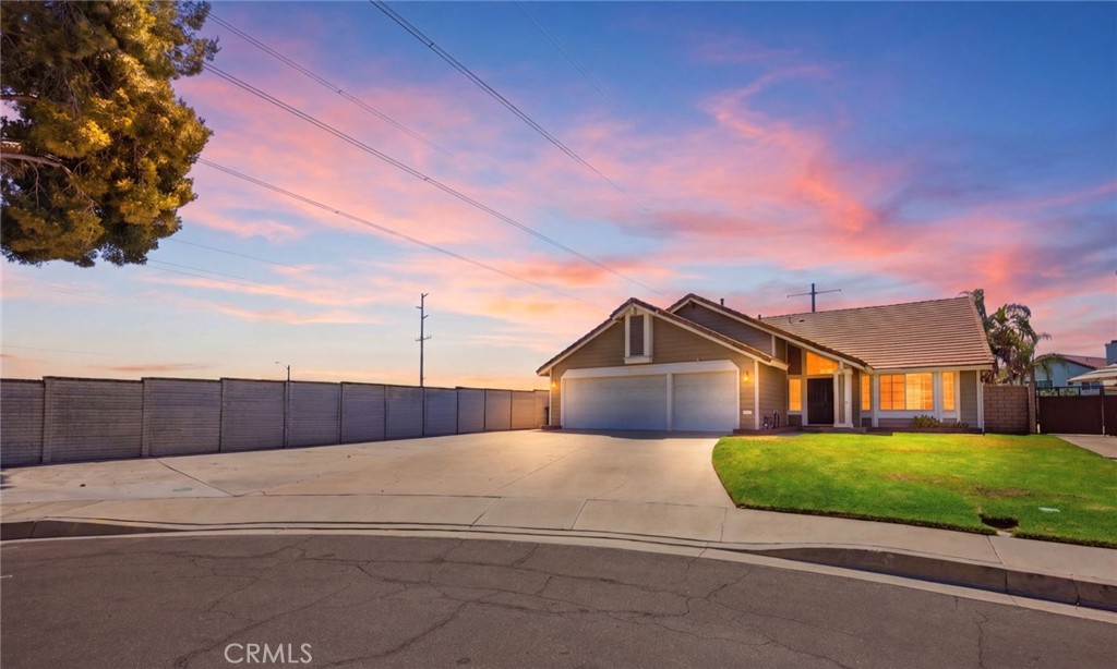 3762 S Peach Tree