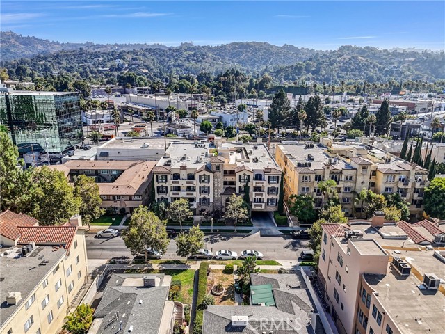 12026 Hoffman Street, Studio City CA: https://media.crmls.org/medias/71fe0f0e-8e0f-417a-abb0-f40b89c2fd61.jpg