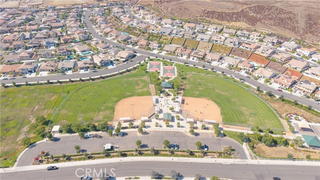 Detail Gallery Image 6 of 31 For 29742 Carmague Ln, Menifee,  CA 92584 - 4 Beds | 3 Baths