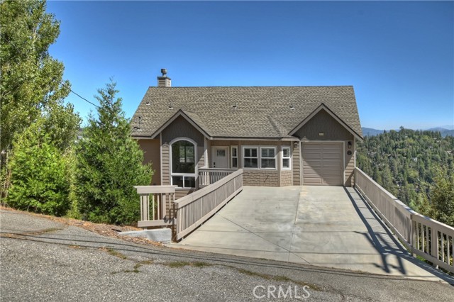 Detail Gallery Image 5 of 47 For 1015 Marin Ln, Lake Arrowhead,  CA 92352 - 3 Beds | 2/1 Baths