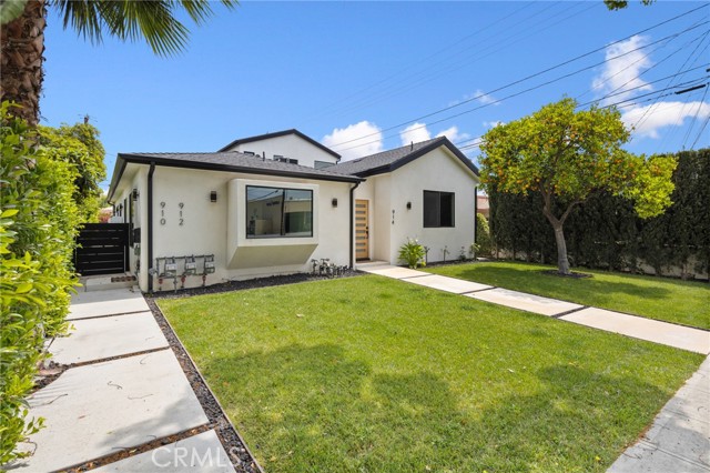 914 N Catalina Street, Burbank CA: https://media.crmls.org/medias/71fef5a4-0a1b-42e8-b37c-e728f2616e61.jpg