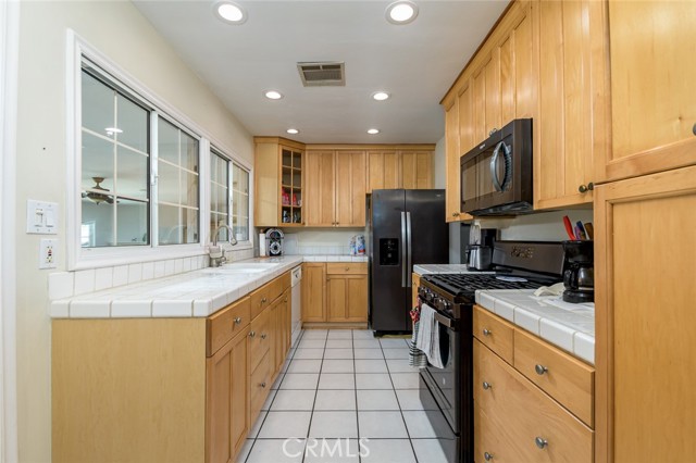 Detail Gallery Image 10 of 32 For 15006 San Jose St, –,  CA 91345 - 3 Beds | 1 Baths