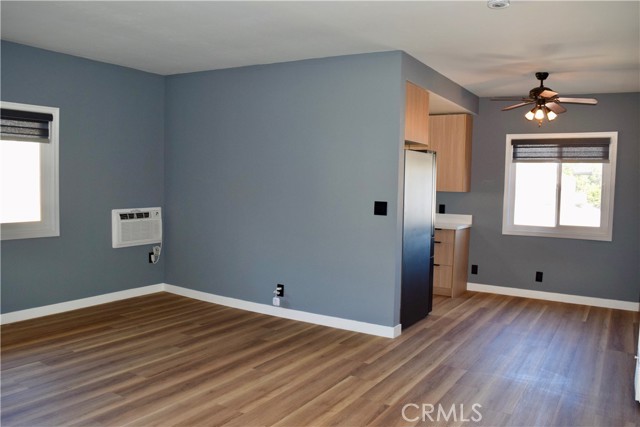 Detail Gallery Image 5 of 30 For 21317 Costanso St, Woodland Hills,  CA 91364 - 1 Beds | 1 Baths