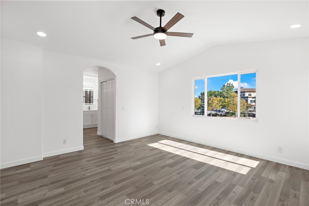 MLS #OC25270528 image #17