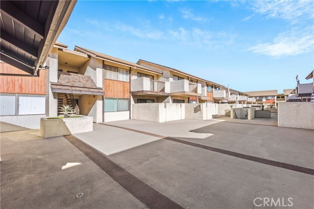 Detail Gallery Image 26 of 28 For 15000 Halldale Ave #101,  Gardena,  CA 90247 - 2 Beds | 2 Baths