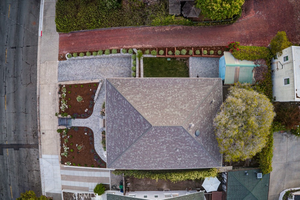 https://media.crmls.org/medias/72042e14-e5c7-4486-a3a2-c1023f3463dc.jpg?preset=X-Large