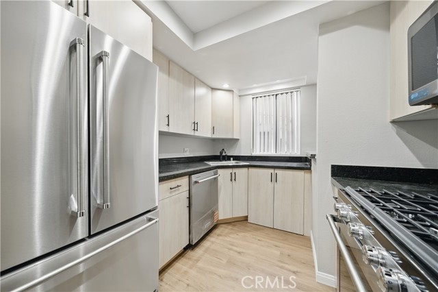 Detail Gallery Image 30 of 35 For 7826 Topanga Canyon Bld #218,  Canoga Park,  CA 91304 - 2 Beds | 2 Baths