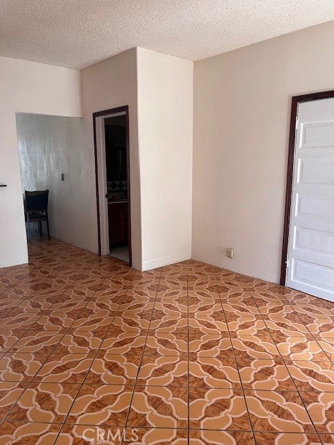 Detail Gallery Image 10 of 24 For 317 E 42nd Pl, Los Angeles,  CA 90011 - 3 Beds | 1 Baths