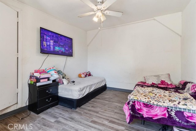 13273 Sunburst Street, Pacoima CA: https://media.crmls.org/medias/72061411-8d57-4a94-953d-fdbe03930655.jpg