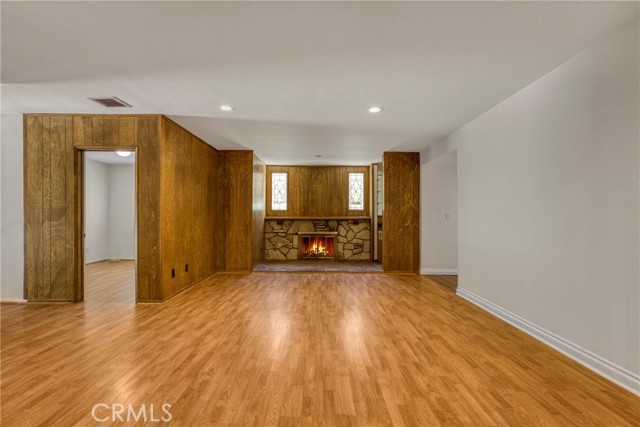 Detail Gallery Image 12 of 31 For 19101 Kingsbury, Porter Ranch,  CA 91326 - 5 Beds | 4 Baths