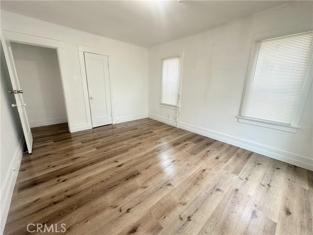 2217 10th Avenue, Los Angeles CA: https://media.crmls.org/medias/7206f8f2-e9e0-4a19-8533-2a9ff8ac8a43.jpg