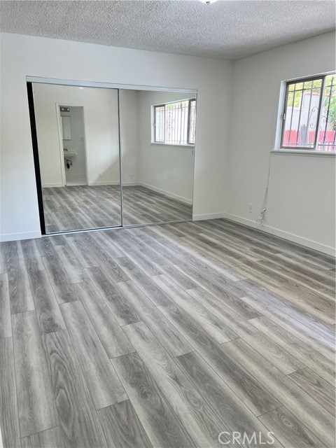859 S Shenandoah Street, Los Angeles CA: https://media.crmls.org/medias/72075965-66e8-4509-a568-02bccf0c6798.jpg