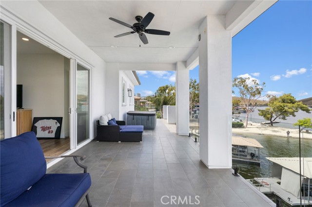 22400 Whirlaway Court, Canyon Lake CA: https://media.crmls.org/medias/72077cd1-7b4b-4f39-a282-a68f7ada4c2e.jpg