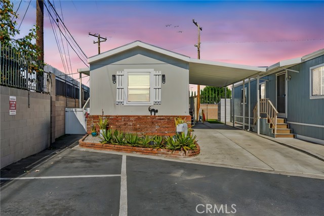 Detail Gallery Image 4 of 21 For 501 Willow Dr, Santa Ana,  CA 92703 - 2 Beds | 1 Baths