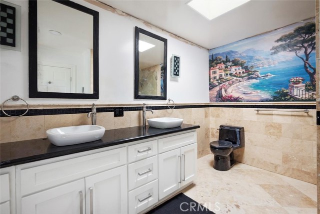 Detail Gallery Image 7 of 41 For 905 Dickson Street, Marina Del Rey,  CA 90292 - 4 Beds | 3/1 Baths
