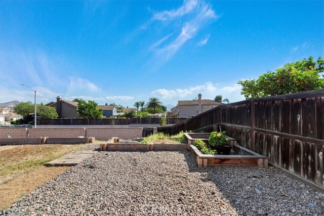 429 Colfax Circle, Corona CA: https://media.crmls.org/medias/72081a76-efb8-4134-a0a8-342a4a487c99.jpg
