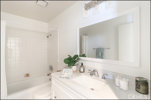 99 Mayfair, Aliso Viejo CA: https://media.crmls.org/medias/7208878b-44e9-4f77-a9ac-b4474618ba19.jpg