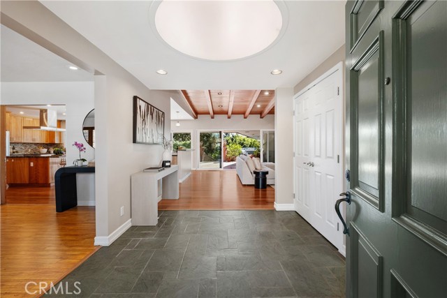 Detail Gallery Image 8 of 48 For 2120 Yucca, Fullerton,  CA 92835 - 4 Beds | 4 Baths