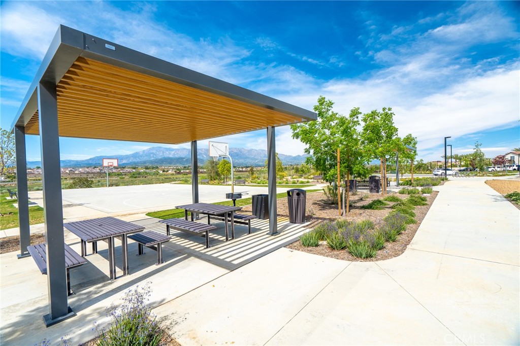 MLS #IV25222335 image #27