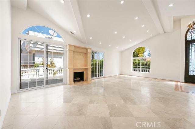 3856 Vista Linda Drive, Encino CA: https://media.crmls.org/medias/72095564-f1a5-4f0f-8b2c-9faec9ef9b80.jpg