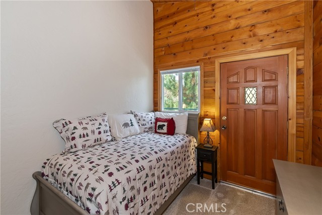 Detail Gallery Image 25 of 49 For 27026 Overlook Ln, Lake Arrowhead,  CA 92352 - 2 Beds | 1/1 Baths