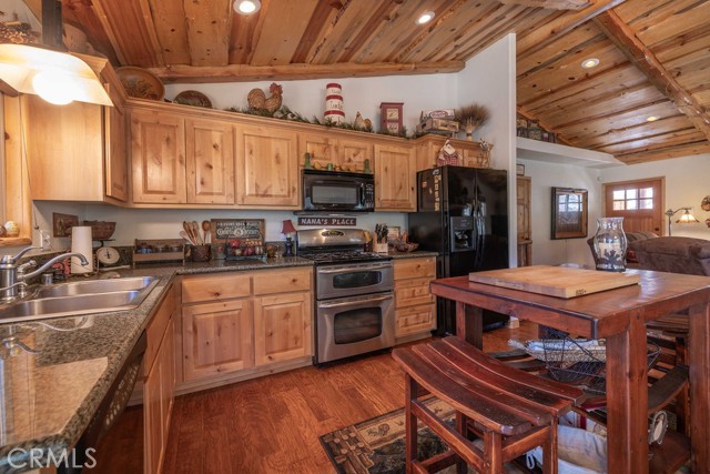 Detail Gallery Image 14 of 38 For 600 Kean Way, Big Bear City,  CA 92314 - 3 Beds | 2 Baths