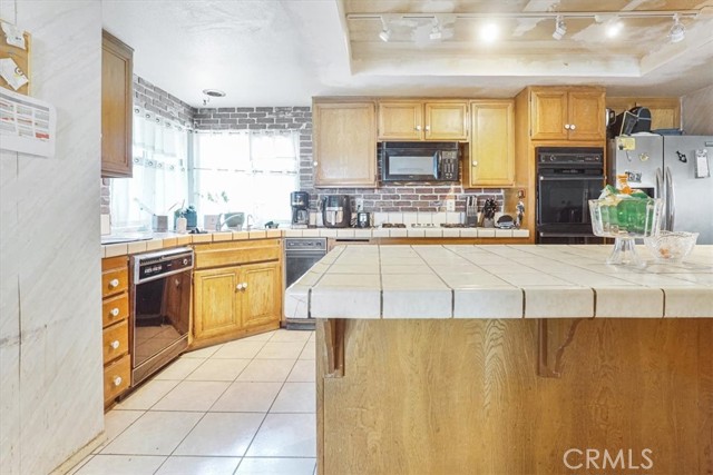 1991 Wren Avenue, Corona CA: https://media.crmls.org/medias/720a1e9e-08d3-4863-95bd-1aeacd3e9fd6.jpg